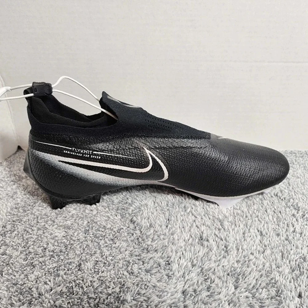 Nike dominate field